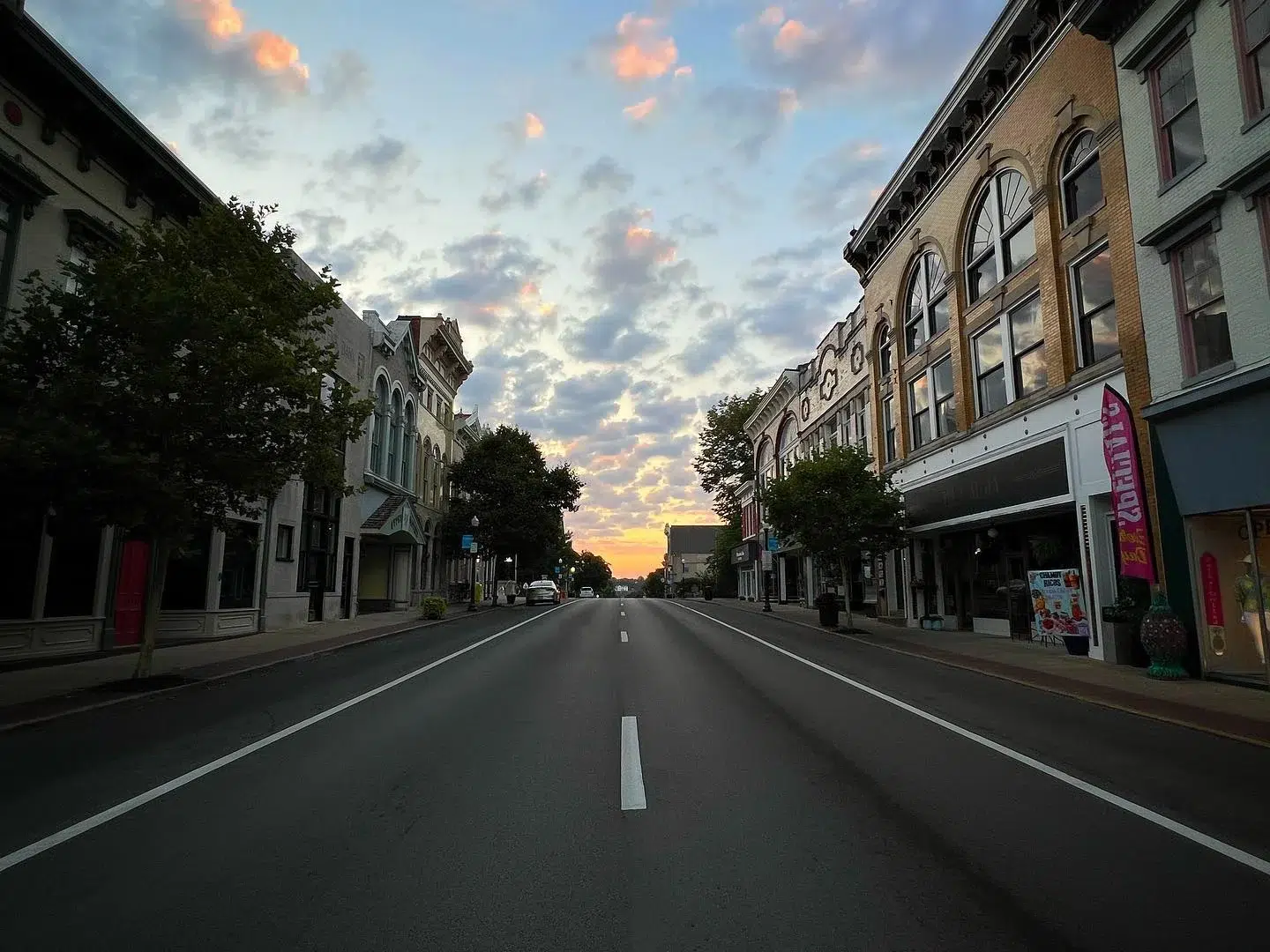 Sunset over quiet small town main street in Shelbyville, Kentucky