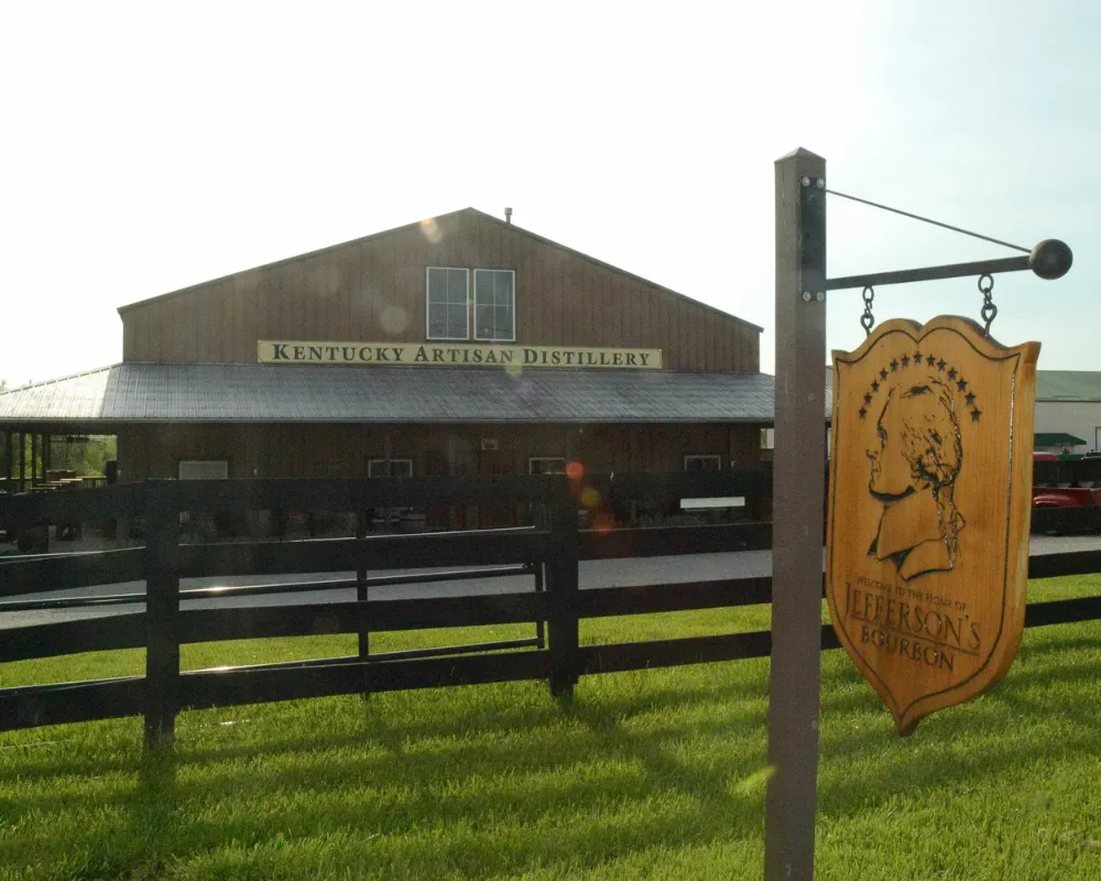 Kentucky Artisan Distillery building with Jefferson's Bourbon sign