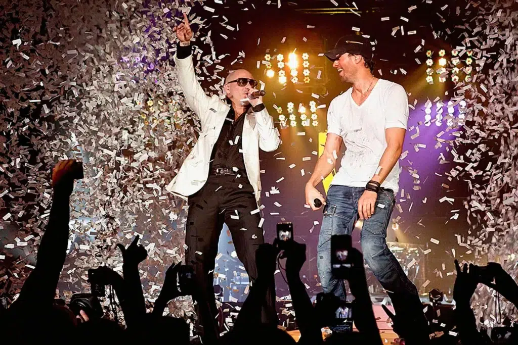 Concert with two singers and confetti.