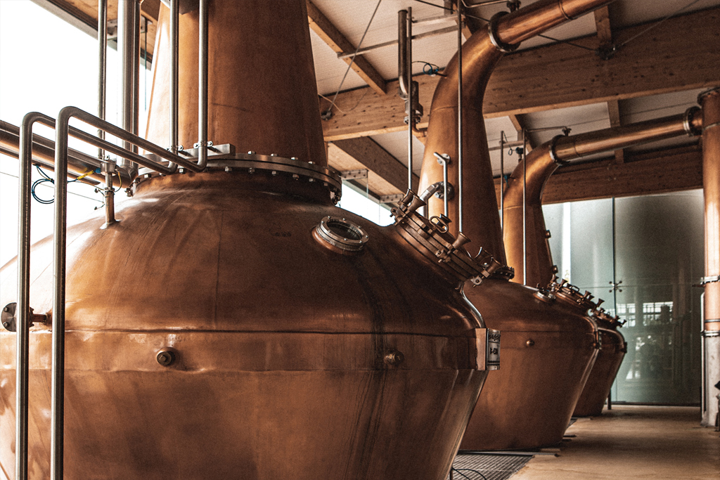 An image of whiskey distillation